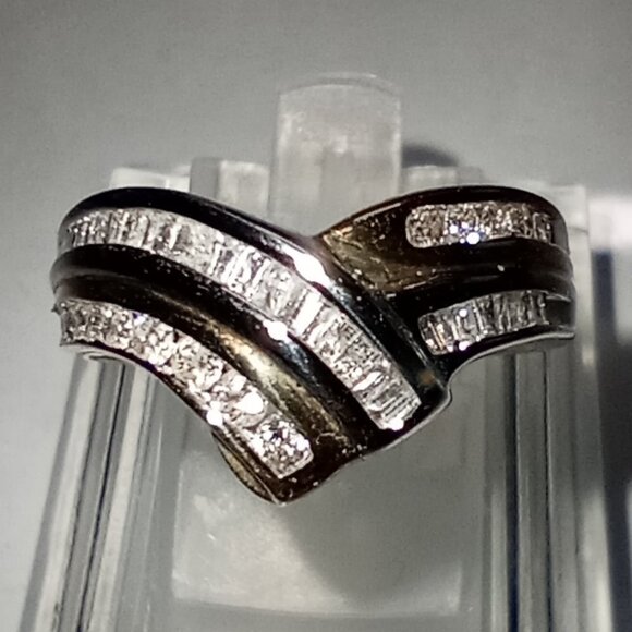 10Kt Two-Tone Gold 1/2-Carat Diamond Ribbon Ring - Picture 3 of 5